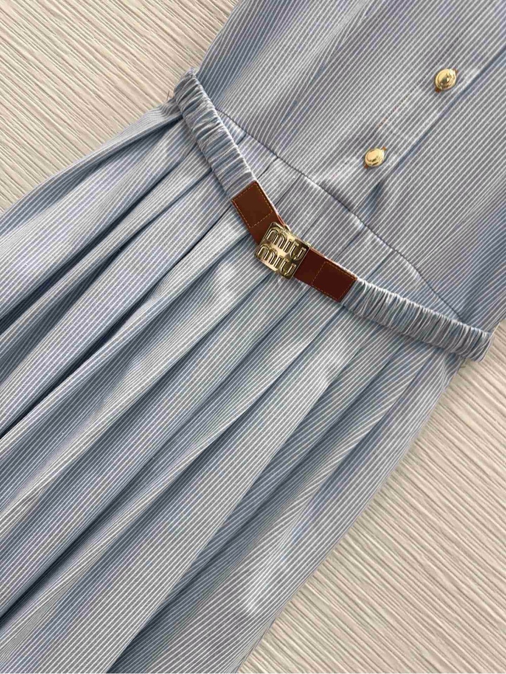 Miu Miu Light Blue Pleated Shirt Dress with Slim Belt - Picture 4 of 8
